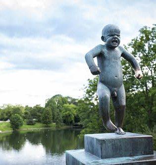 Angry boy in Vigeland Sculpture Park by Thomas Johannessen, Visit Oslo