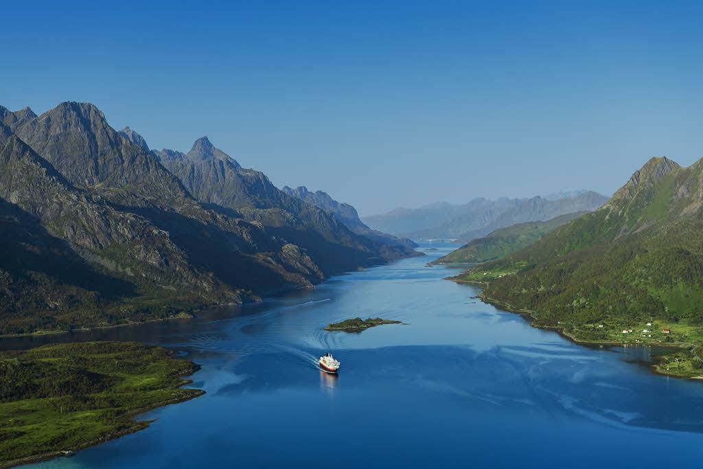 Cruise Norwegian Coast by Stian Klo, Hurtigruten