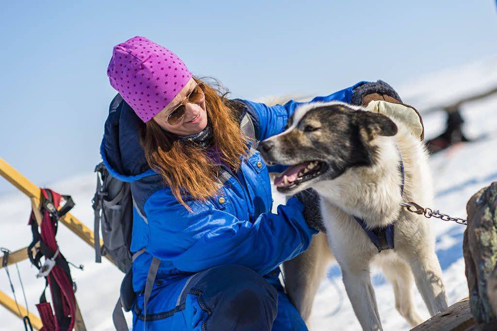 Dog sledding at Kirkenes Snowhotel by Orjan Bertelsen, Hurtigruten