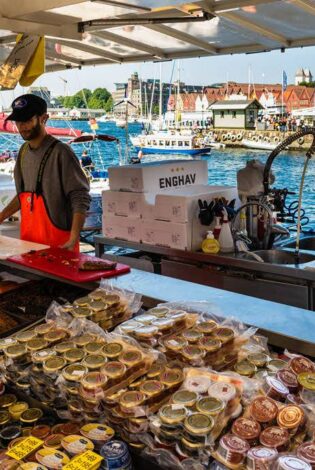 Fish market in Bergen by Robin Strand, Visit Bergen