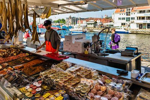 Fishmarket in Bergen by Robin Strand, Visit Norway