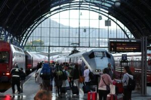 Bergen line departing Bergen station. Rita de Lange, Fjord Travel Norway