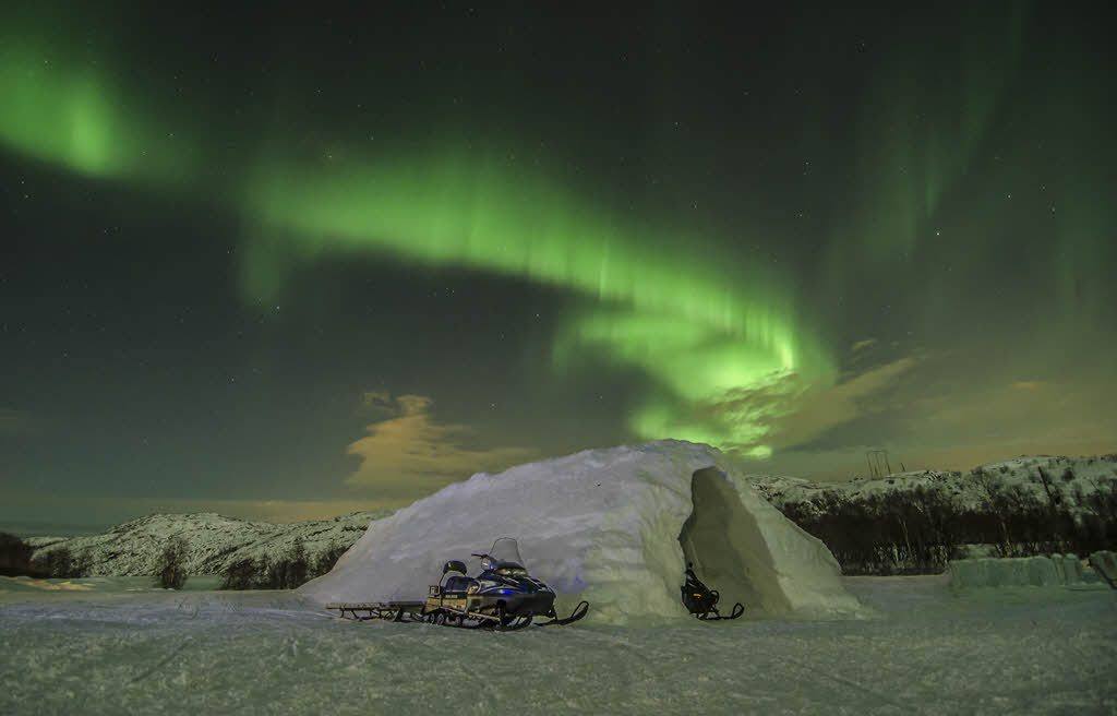 Northern Lights at the Snowhotel by Kirkenes Snowhotel