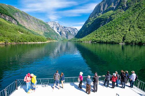 Cruise on Sognefjord by Sverre Hornevik, Flam AS