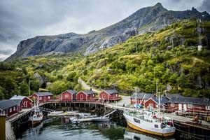 Small settlement on Lofoten Islands by Thomas Rasmus Skaug, Visit Norway