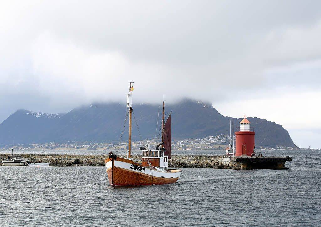 Traditional fishing boat in Alesund harbour by Dr. Bettina Classen, Hurtigruten