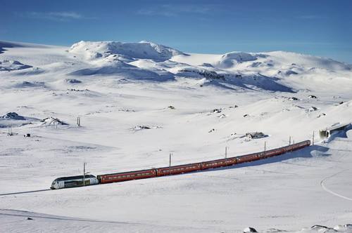 Winter on the Bergen Line by Øivind Haug, NSB
