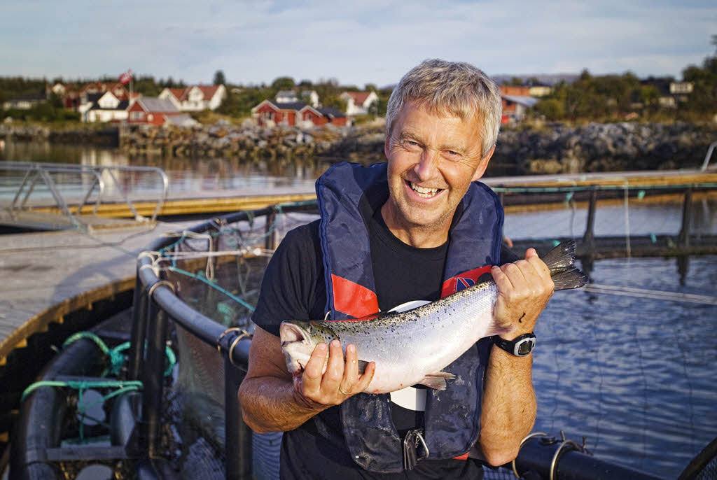 Visit the salmon by Erlend Haarberg, Hurtigruten