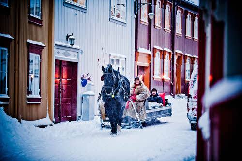 Horse sleigh in Roros by Thomas Rasmus Jull Skaug, Visit Norway