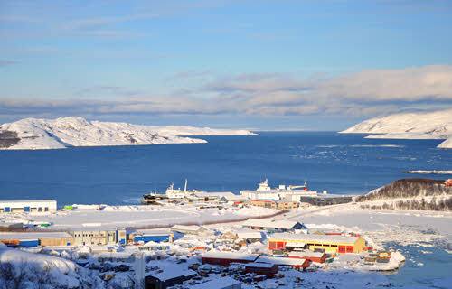 Kirkenes in winter by Eivind Lande, Hurtigruten